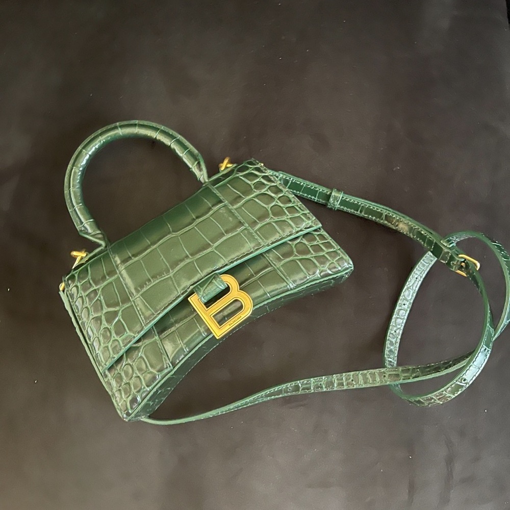 I’m selling my mini balenciaga bag